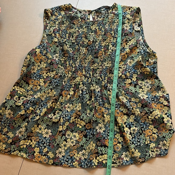 Zara Sleeveless Floral Print Blouse - Small - Picture 9 of 11